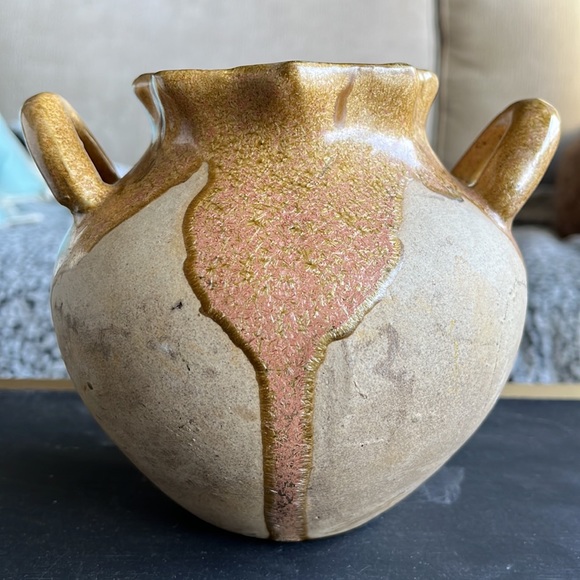 Earthenware pot with dragonfly detail marked 25 - Picture 3 of 9